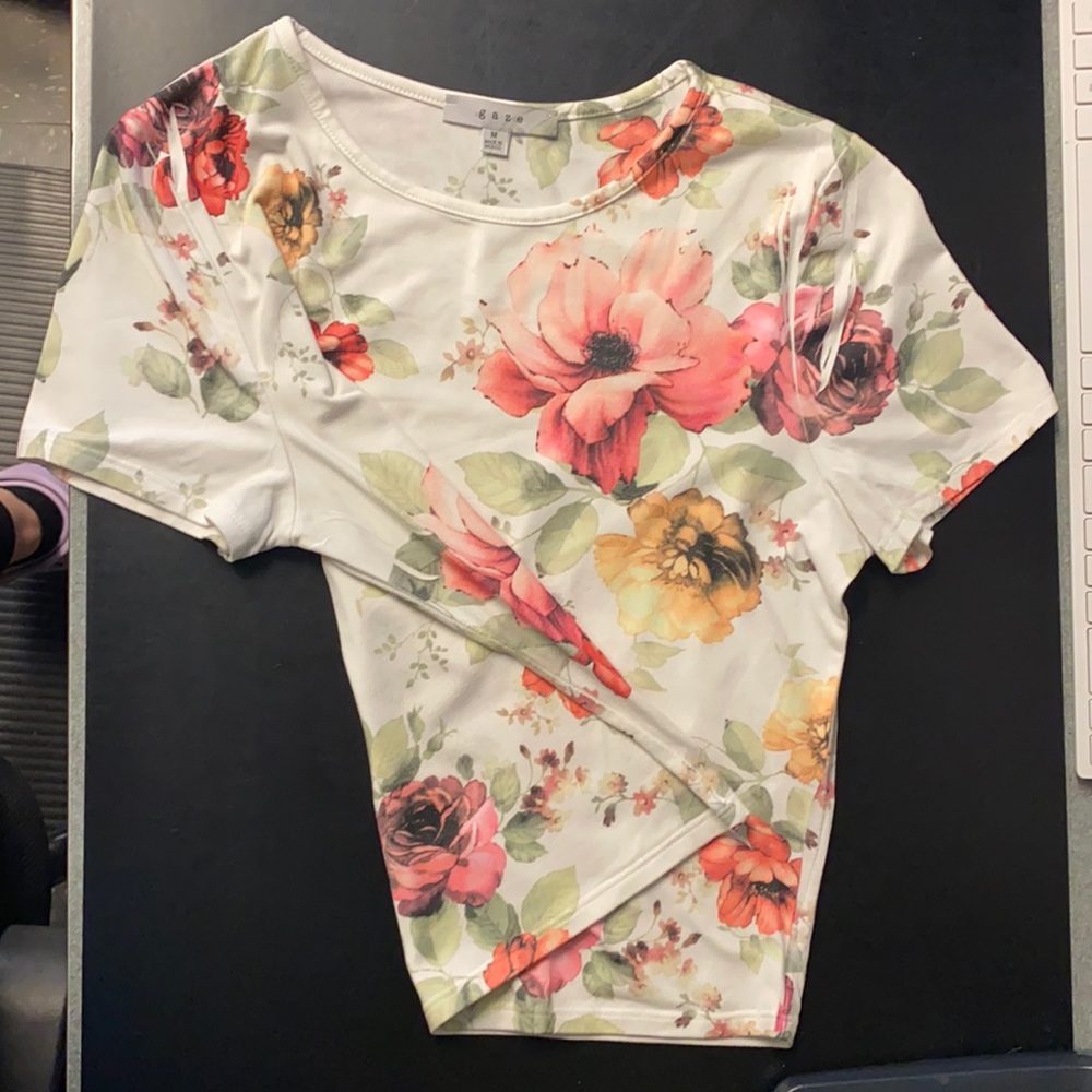 Floral, cute top